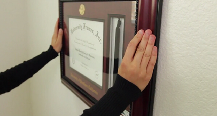 Some Tips To Consider When Choosing A Diploma and Certificate Frame